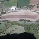 Alguno que está labrando la tierra