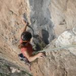 Maira llegando a la R1