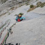 Marian en la parte de 7b+ del quinto largo